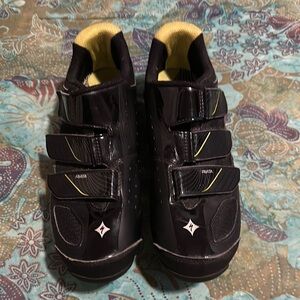 RIATA Cycling Shoes - Women’s Black Specialized Cycling Shoes Size 9